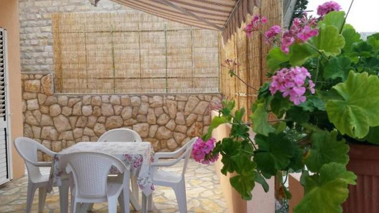 Apartments Barbati Кустичи Экстерьер фото