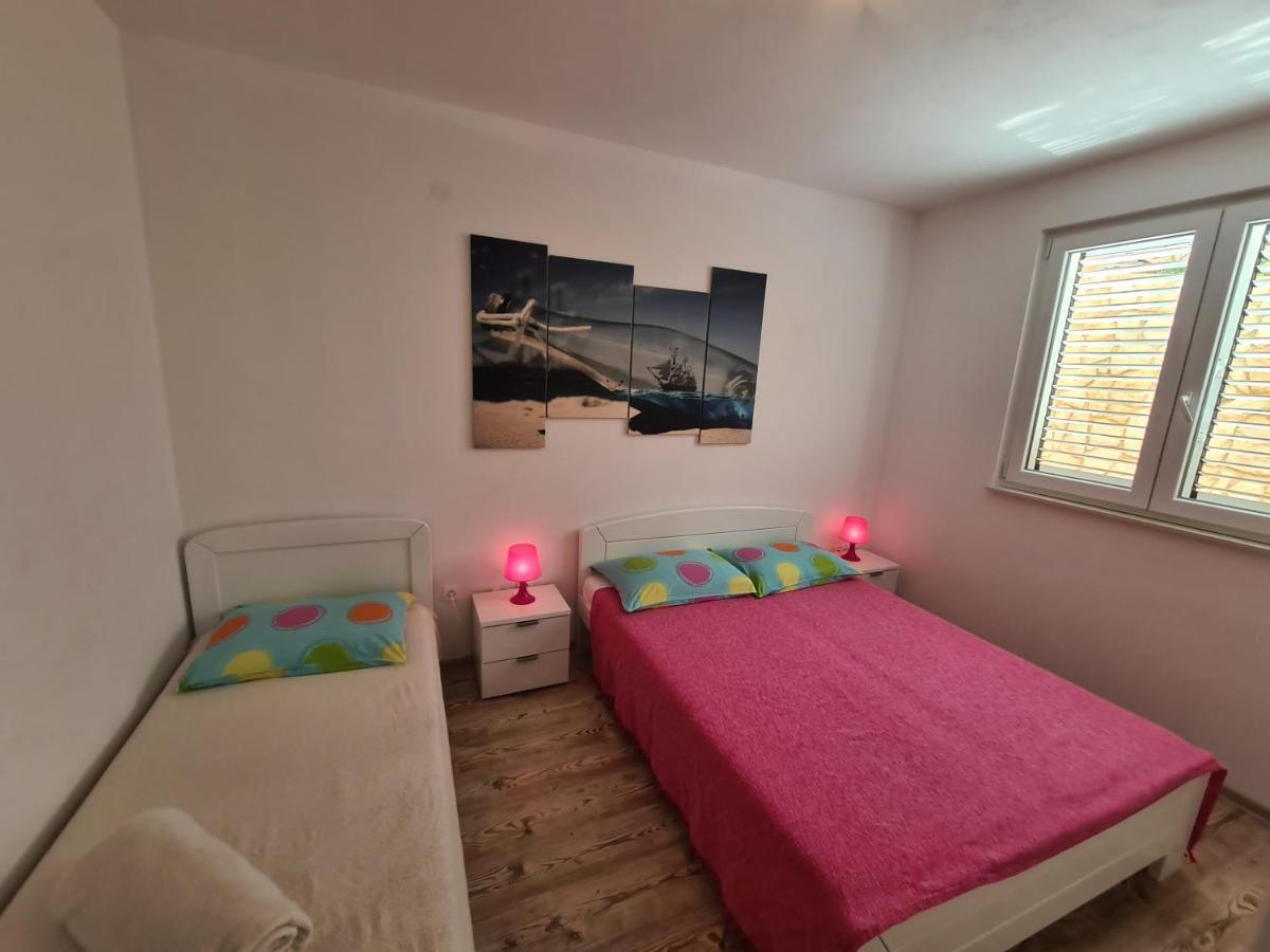 Apartments Barbati Кустичи Экстерьер фото