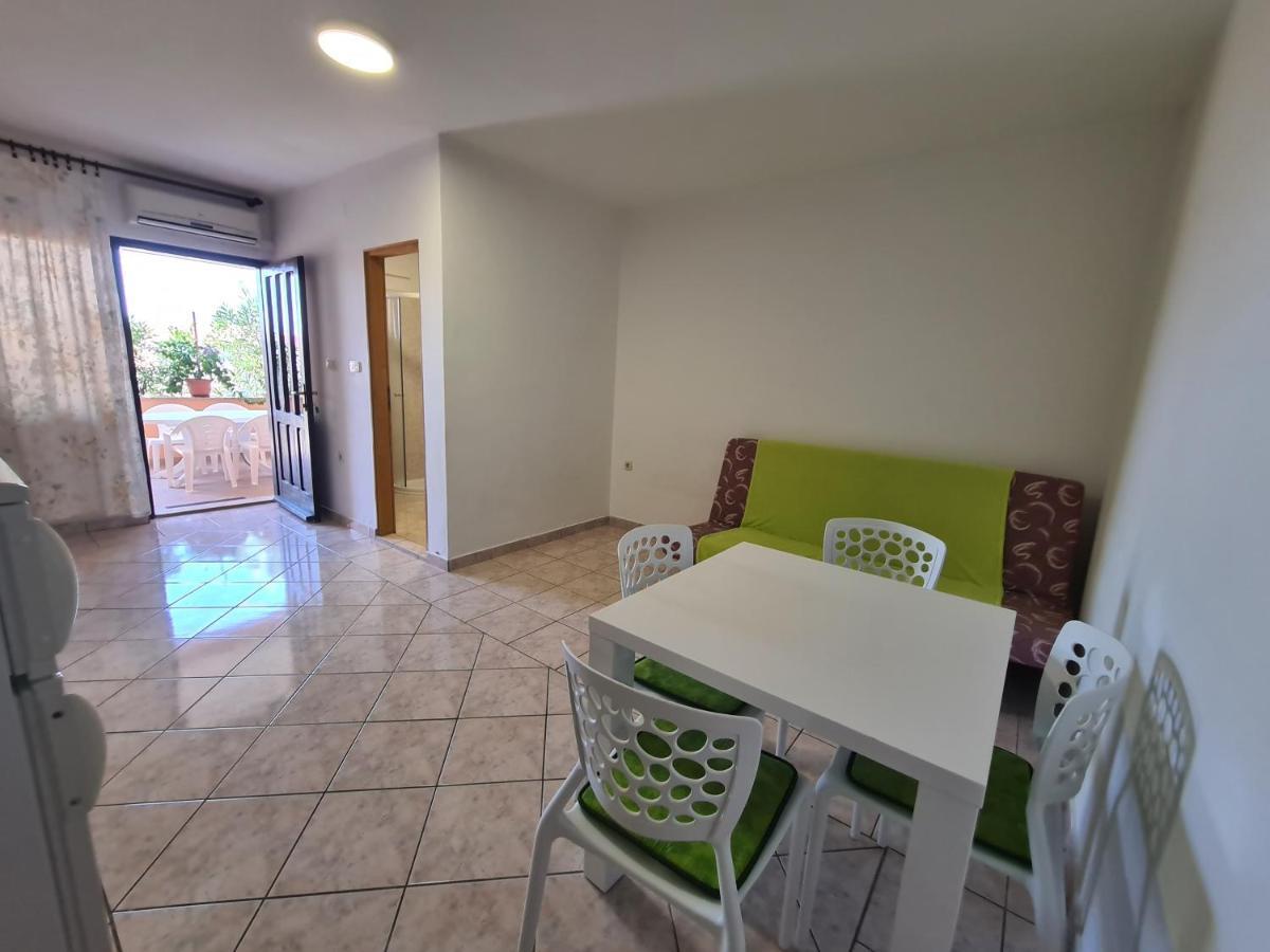 Apartments Barbati Кустичи Экстерьер фото