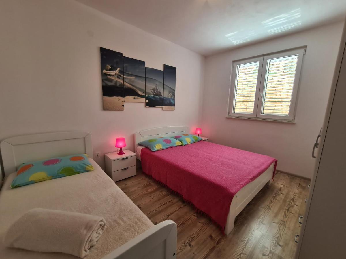 Apartments Barbati Кустичи Экстерьер фото