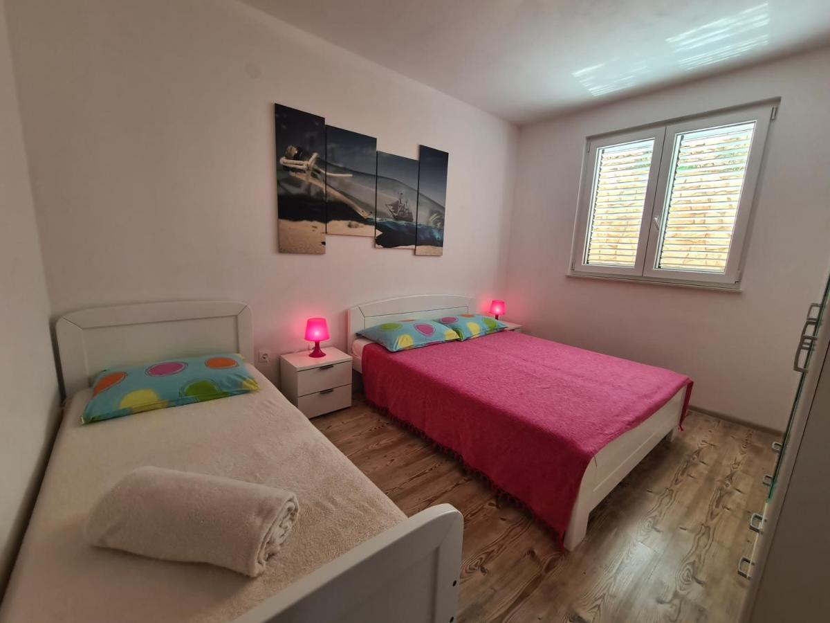 Apartments Barbati Кустичи Экстерьер фото