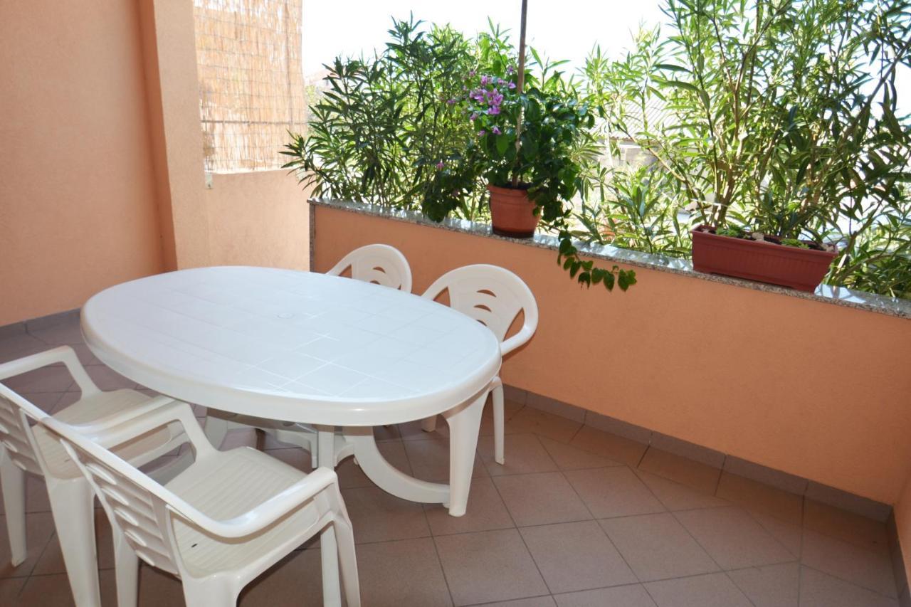 Apartments Barbati Кустичи Экстерьер фото