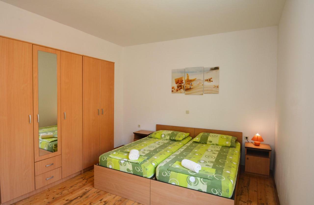 Apartments Barbati Кустичи Экстерьер фото