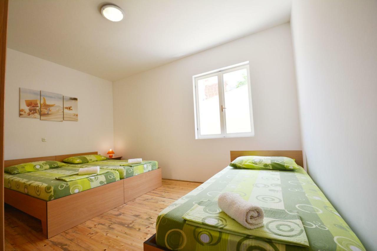 Apartments Barbati Кустичи Экстерьер фото